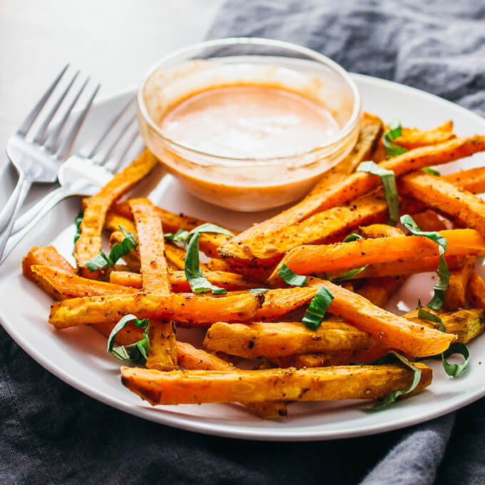 Garlic and basil sweet potato fries - Savory Tooth
